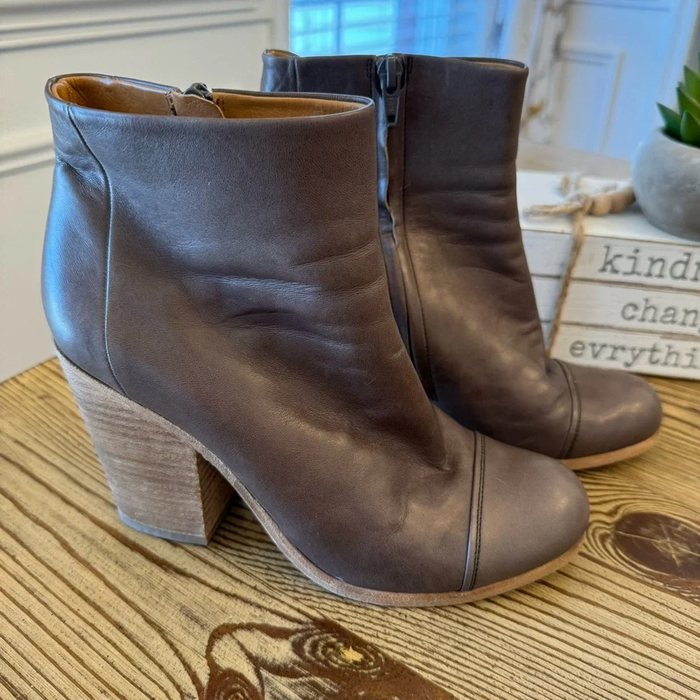 Coclico Celie Women's ankle Boots Leather Cap Toe Block Heel Ankle‎